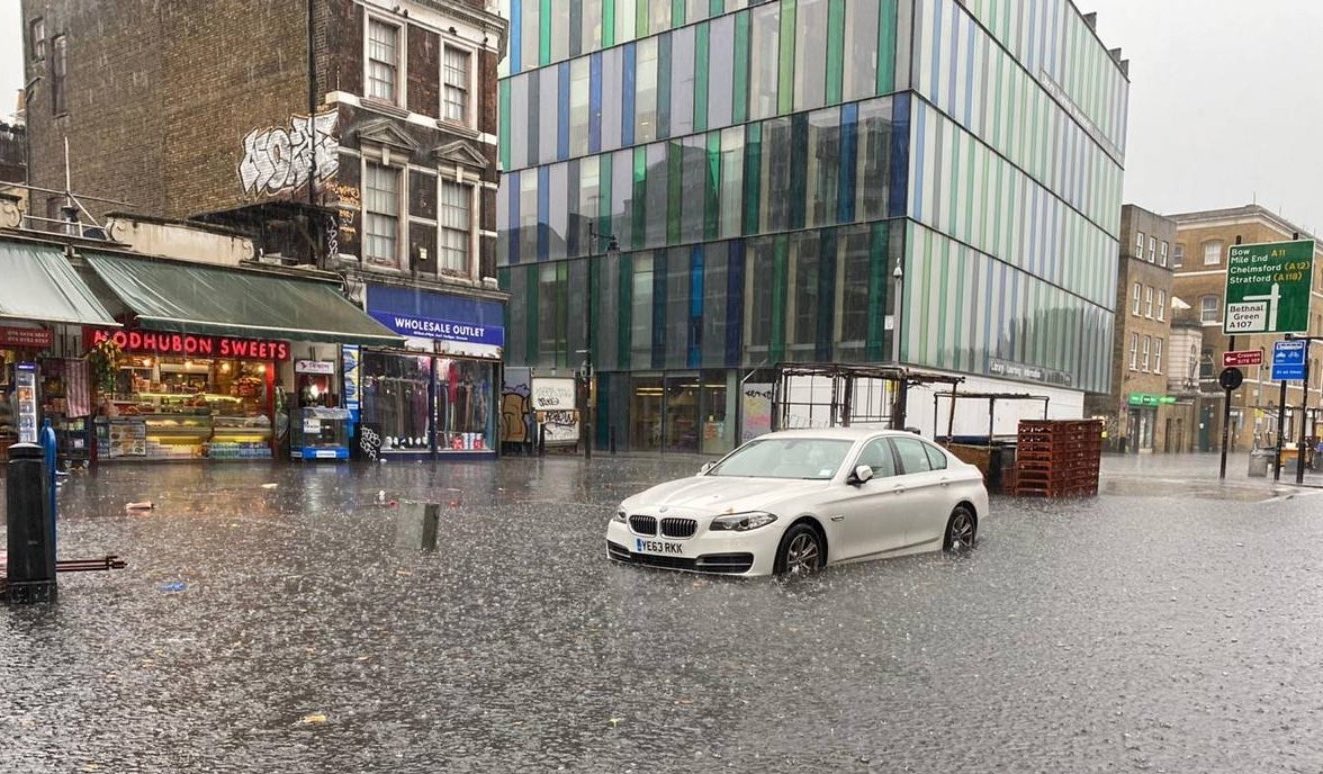 Λονδίνο: Μεγάλες πλημμύρες από την καλοκαιρινή καταιγίδα #LondonFlooding