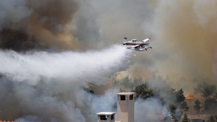 Πυρκαγιά στη Σταμάτα Αττικής – Ενισχύονται οι πυροσβεστικές δυνάμεις