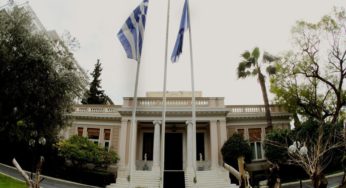 Τι λέει το δημοσίευμα κόλαφος της γερμανικής «taz» για δυναστεία Μητσοτάκη, βιομηχανία μετακλητών, απευθείας αναθέσεις, απλήρωτα δάνεια ΝΔ