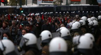 Σε στρατόπεδο μετατρέπει η ΕΛΑΣ την Αθήνα εν όψει Πολυτεχνείου – Τεθωρακισμένα στο δρόμο, drones, όπλα και έλεγχοι σε πολίτες