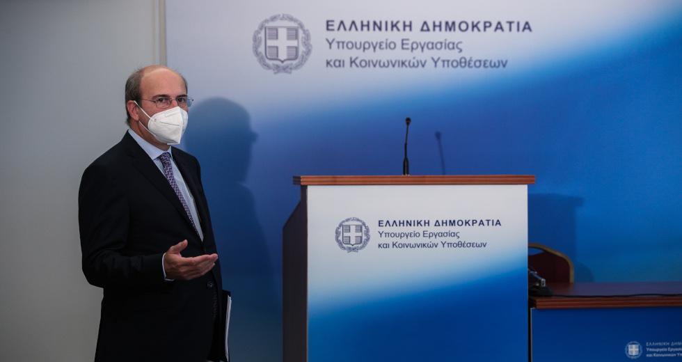 Καταργούν την υποχρέωση των εργοδοτών να δηλώνουν τις υπερωρίες