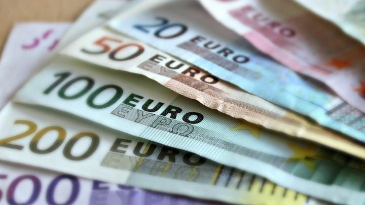 ΕΕ: 7,5 εκατ. ευρώ για τη στήριξη επιχειρήσεων σε δήμους της Βόρειας Εύβοιας που επλήγησαν από κορωνοϊό