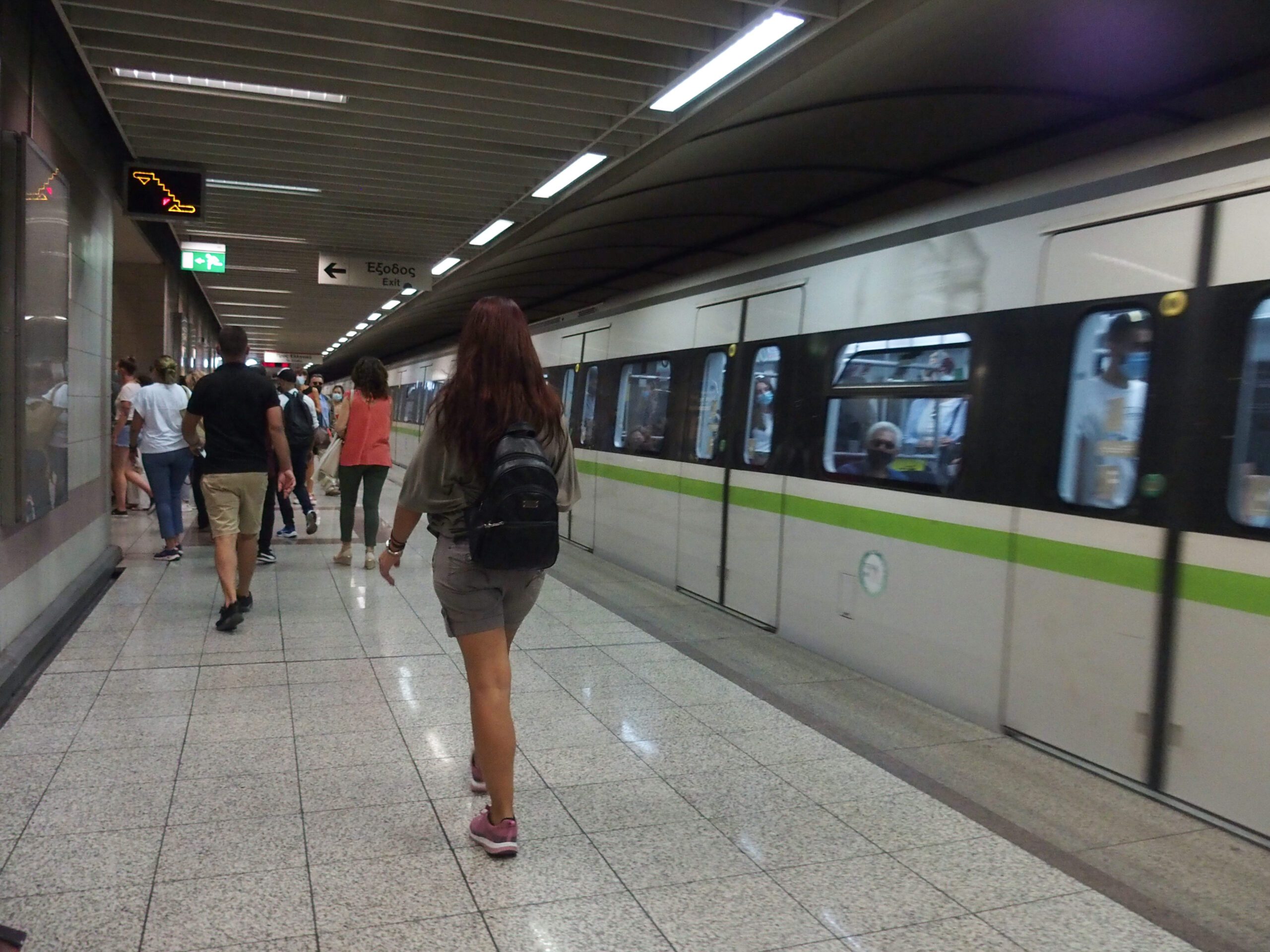 Eπανέρχονται τα νυχτερινά δρομολόγια σε μετρό και τραμ κάθε Παρασκευή και Σάββατο