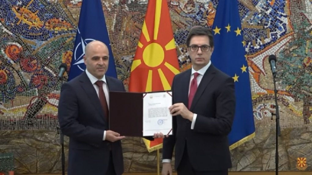 Ο Ντιμίταρ Κοβάτσεφσκι πήρε την εντολή σχηματισμού κυβέρνησης στη Βόρεια Μακεδονία