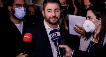 Η πρώτη δήλωση Ανδρουλάκη μετά τη νίκη: Το ΠΑΣΟΚ επέστρεψε και είναι εδώ, ενωμένο, δυνατό