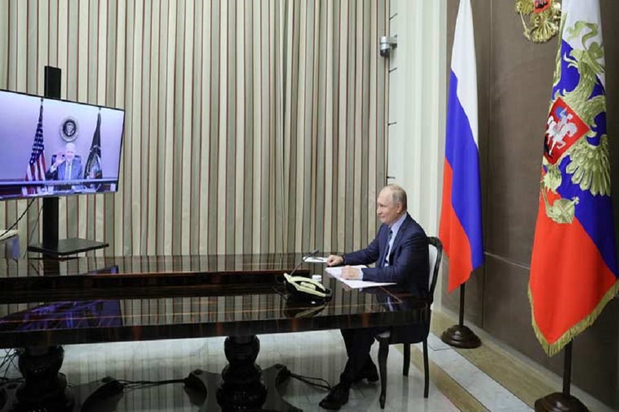 Σε εξέλιξη η βιντεοδιάσκεψη Μπάιντεν-Πούτιν: Στο επίκεντρο η Ουκρανία
