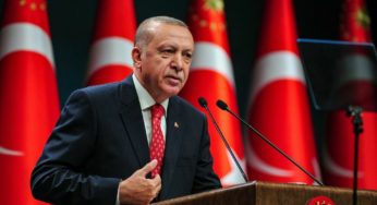 Νέα «βουτιά» για την τουρκική λίρα μετά την καρατόμηση δύο υφυπουργών Οικονομικών την Πέμπτη από τον Ερντογάν