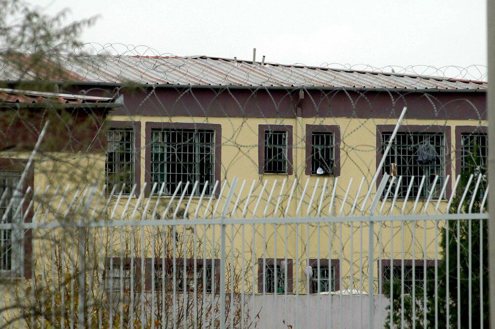 Στις φυλακές Λάρισας οι τρεις «Θεματοφύλακες του Συντάγματος» για την αρπαγή του διευθυντή Γυμνασίου