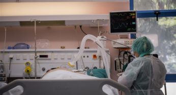 Πνευμονολόγος στο Ιπποκρτάτειο Θεσσαλονίκης: Ανεμβολίαστοι κλαίνε μετανιωμένοι στα νοσοκομεία