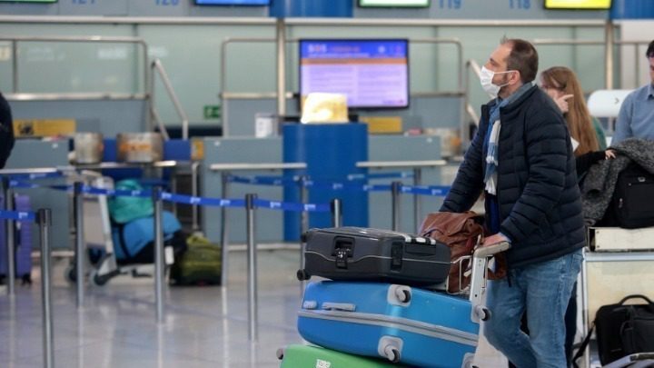 Νέα μέτρα για την είσοδο ταξιδιωτών στη χώρα – Τι περιλαμβάνει η ΚΥΑ