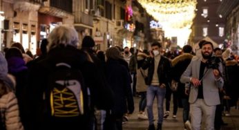 Επιβολή περιορισμών για τα Χριστούγεννα μελετά η Ευρώπη, καθώς η «Όμικρον» σαρώνει την ήπειρο