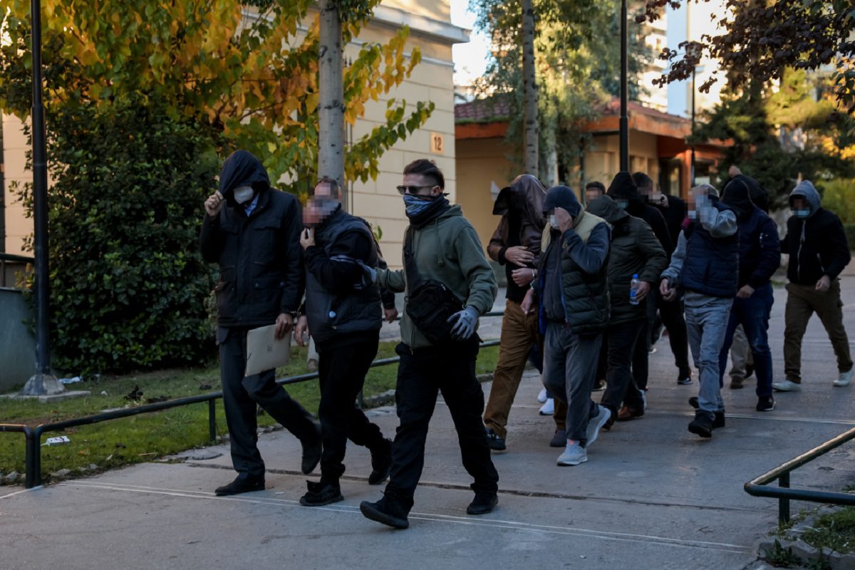 Παράνομες ελληνοποιήσεις: Μία πλαστή ταυτότητα «πρόδωσε» το κύκλωμα των αστυνομικών