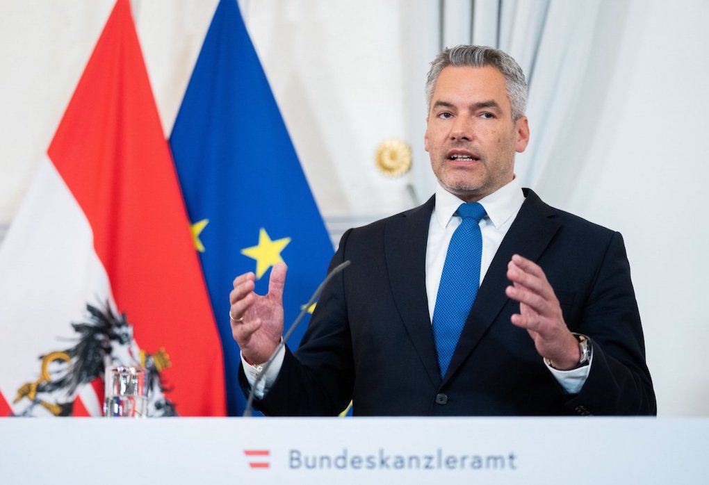 Ο μέχρι πρότινος υπουργός Εσωτερικών, Καρλ Νέχαμερ θα είναι ο νέος καγκελάριος της Αυστρίας.