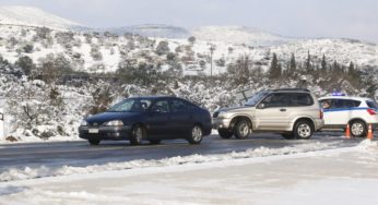 Κακοκαιρία Ελπίδα: Δεκάδες εγκλωβισμοί οδηγών σε Αττική και Εύβοια