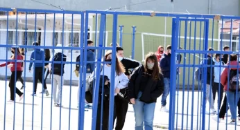 Μαίνεται η πολιτική αντιπαράθεση κυβέρνησης – ΣΥΡΙΖΑ για το άνοιγμα των σχολείων