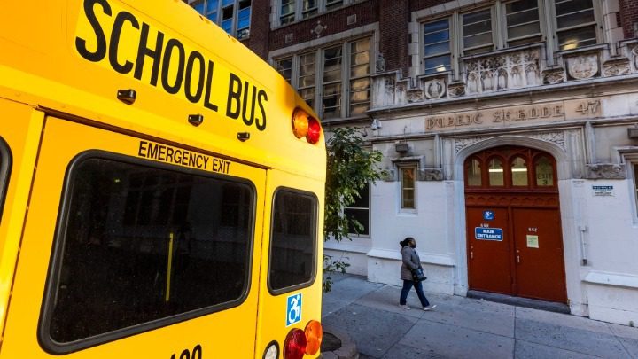 Παρατείνονται οι διακοπές στα σχολεία των ΗΠΑ λόγω «Όμικρον»