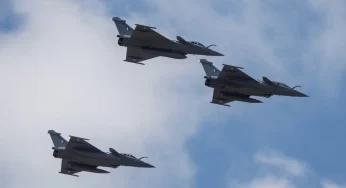 Η φιέστα για τα rafale προκαλεί πολιτική αντιπαράθεση