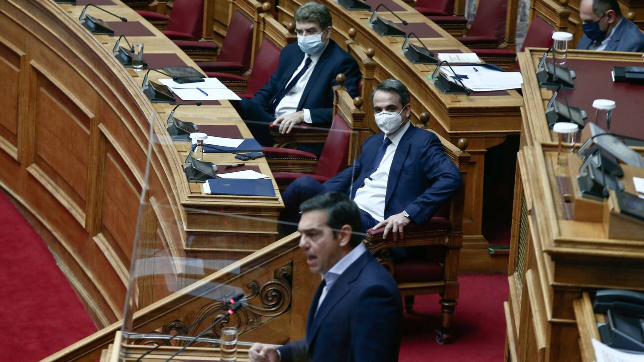 Άτυπο προεκλογικό ντιμπέιτ Μητσοτάκη-Τσίπρα στη Βουλή: Τα θέματα της αντιπαράθεσης