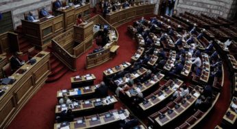Σκληρό πρέσινγκ στην κυβέρνηση – Παραίτηση και εκλογές ζητά ο Κασσελάκης, πρόταση δυσπιστίας ο Ανδρουλάκης