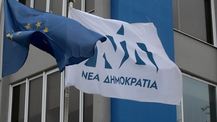 ΝΔ: Η αγωνία για τη συνεχή μείωση της διαφοράς με τον ΣΥΡΙΖΑ που καταγράφεται στις δημοσκοπήσεις και τα fake news που εξόργισαν τον Σακελλαρίδη