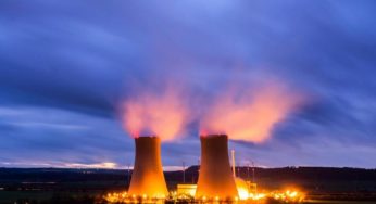 O Εμανουέλ Μακρόν ανακοίνωσε συνολικά 14 νέα πυρηνικά εργοστάσια