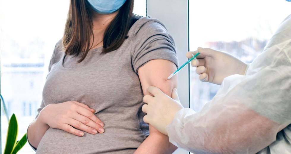 Έρευνες για Covid-19: Σοβαρές επιπλοκές και νόσηση για τις ανεμβολίαστες εγκύους