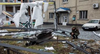 Σε εξέλιξη η εισβολή στην Ουκρανία – Μπαράζ εκρήξεων σε αρκετές πόλεις – 8 νεκροί