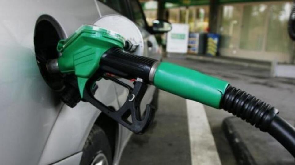 Το ουκρανικό βάζει «φωτιά» στις τιμές των καυσίμων – Η βενζίνη έφτασε στα 2,146€
