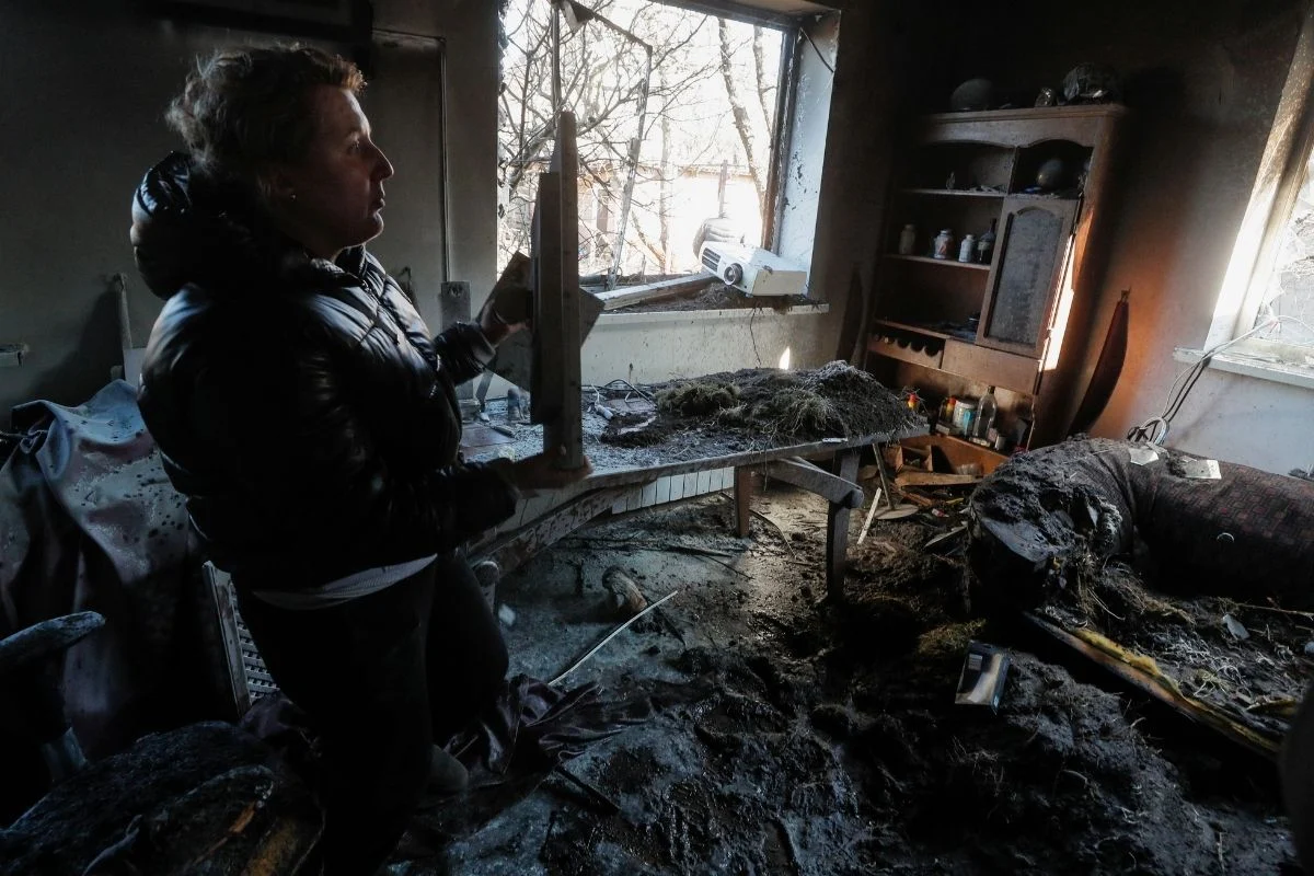 Ουκρανία: Απέρριψε το ρωσικό τελεσίγραφο για παράδοση όπλων στη Μαριούπολη – 8 νεκροί από επίθεση σε εμπορικό κέντρο στο Κίεβο