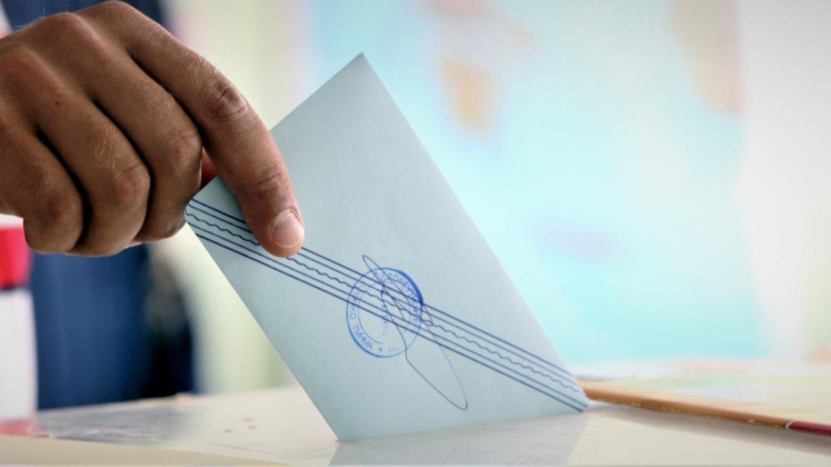 Κάλπες με φόντο τον πόλεμο- Εισηγήσεις στο Μαξίμου για επίσπευση του χρόνου εκλογών