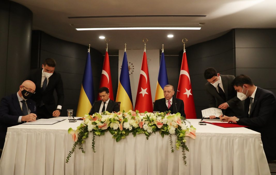 Ζελένσκι: «Εγγυήτρια δύναμη για την ασφάλεια της Ουκρανίας η Τουρκία»