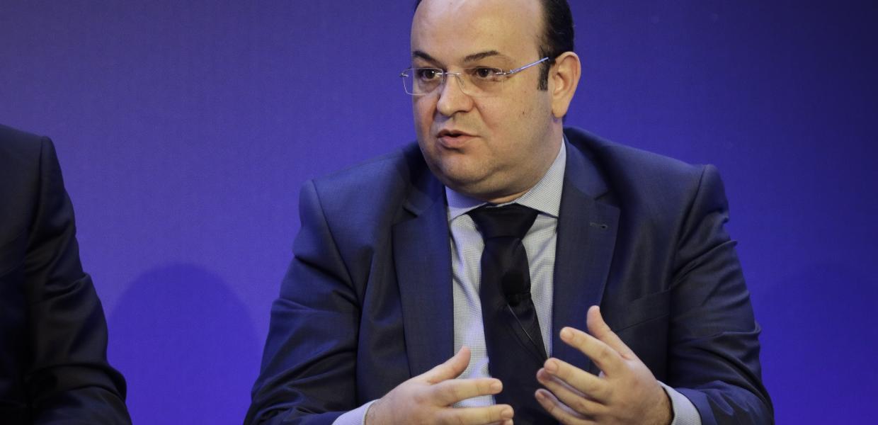 Δημήτρης Λιάκος στο politicus.gr: «Η κυβερνητική πολιτική επιδείνωσε όλες τις μορφές ανισοτήτων»