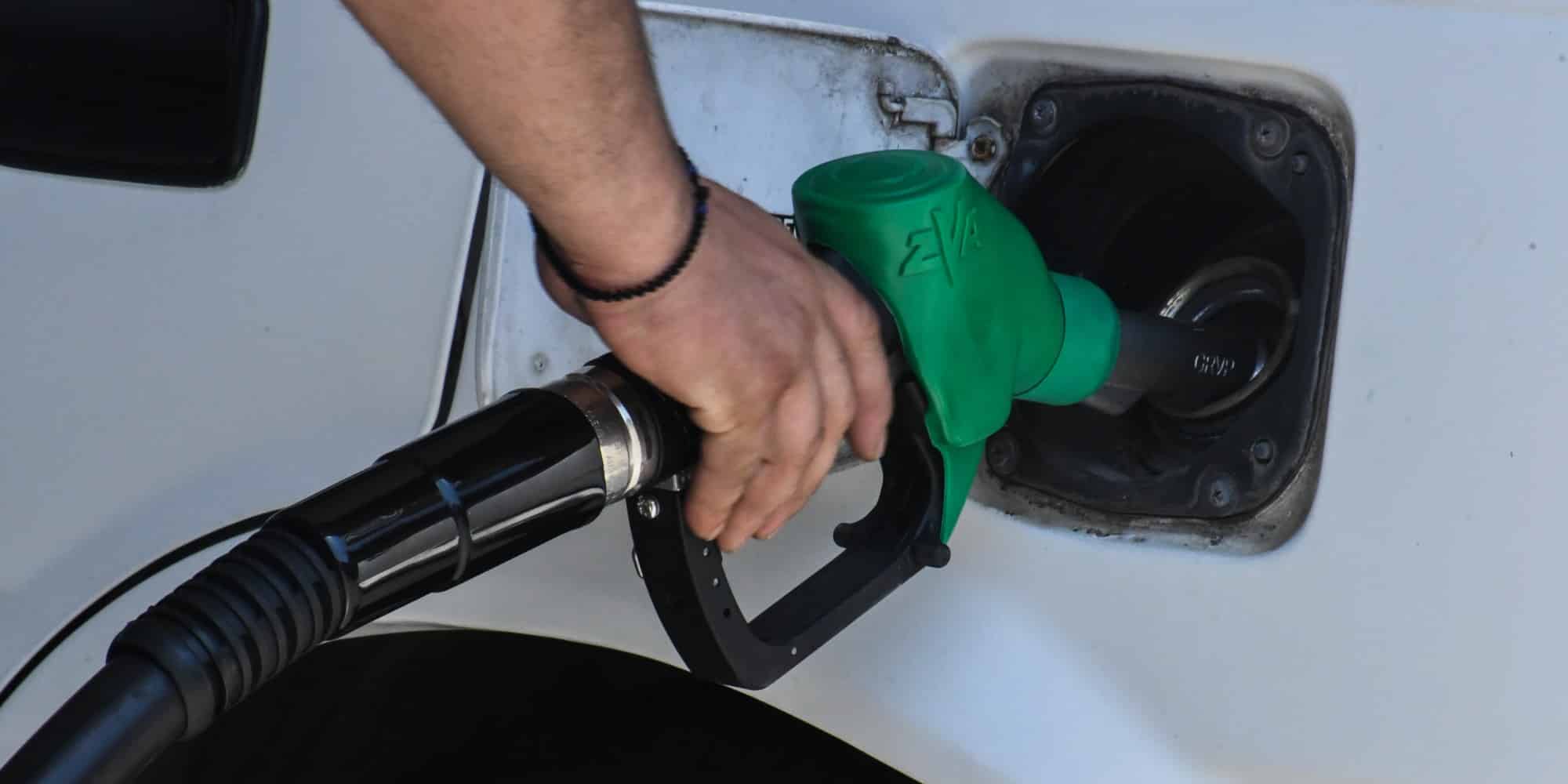 Στις 10 ακριβότερες χώρες του κόσμου η Ελλάδα στην τιμή της βενζίνης