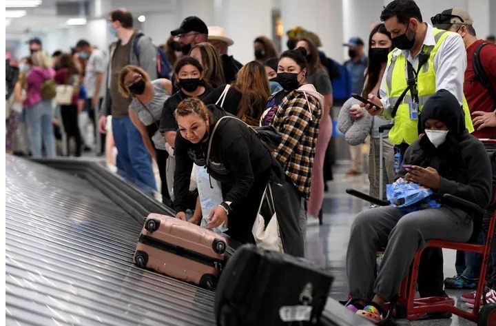 Χωρίς μάσκες σε αεροδρόμια και πτήσεις – Οι οδηγίες για τους ευάλωτους