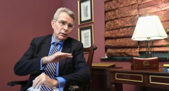 Αιχμές Τουρκίας για τη συνέντευξη Πάιατ – «Παίρνει τη θέση της Ελλάδας γιατί φιλοξενείται εκεί»