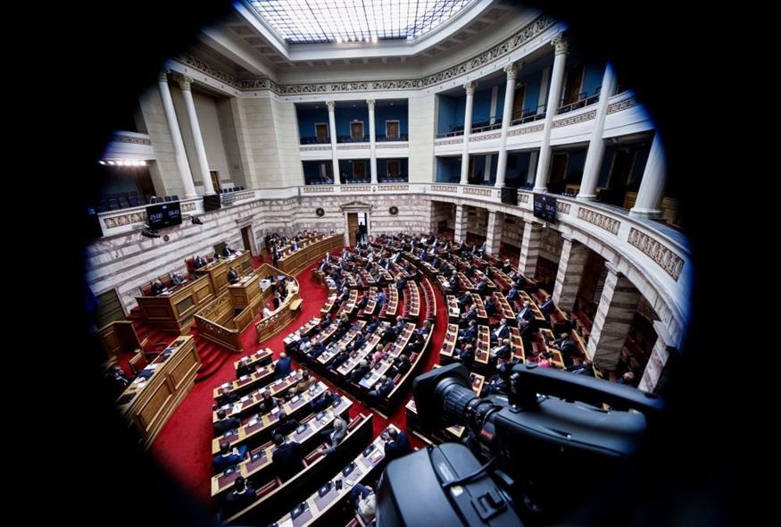 «Καλημέρα» στη Βουλή με ένσταση αντισυνταγματικότητας από τον ΣΥΡΙΖΑ στο νομοσχέδιο για την ΕΥΠ