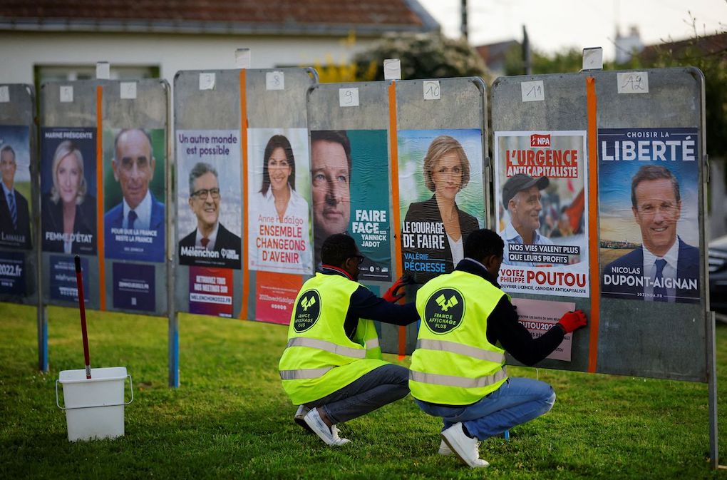 Εκλογές στη Γαλλία: Προβάδισμα Μακρόν, αντίπαλη του στο β’ γύρο η Λεπέν, εντυπωσιακή απόδοση Μελανσόν