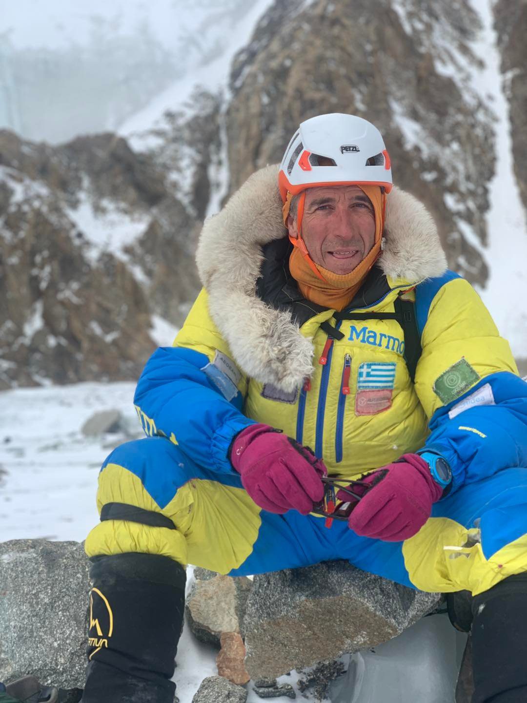 Την τελευταία του πνοή σε υψόμετρο 7.400 μέτρων στα Ιμαλάια, άφησε ο κορυφαίος Έλληνας ορειβάτης Αντώνης Συκάρης