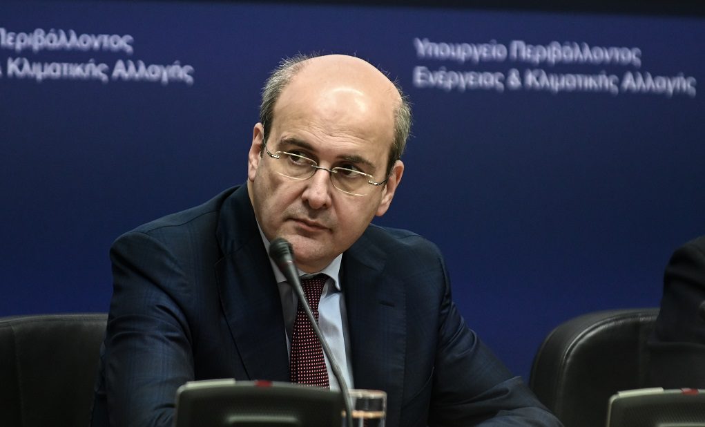 Χατζηδάκης: Θα τηρηθεί η υπόσχεση για κατώτατο μισθό στα 950 ευρώ ως το τέλος της τετραετίας