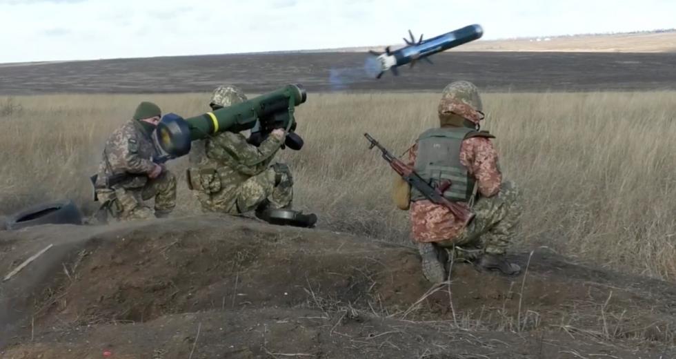 33-ukraine-javelin_missile.jpg