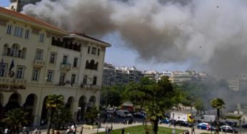Φωτιά στο Επαγγελματικό-Βιοτεχνικό Επιμελητήριο στη Θεσσαλονίκη: Δύο διασωληνωμένοι και δεκάδες απεγκλωβισμοί