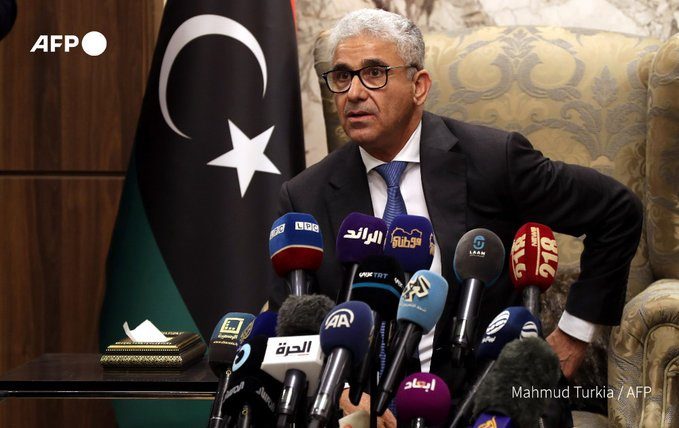 Εγκαταλείπει τη Λιβύη ο διορισμένος από το κοινοβούλιο πρωθυπουργός – Σφοδρές συγκρούσεις στην Τρίπολη