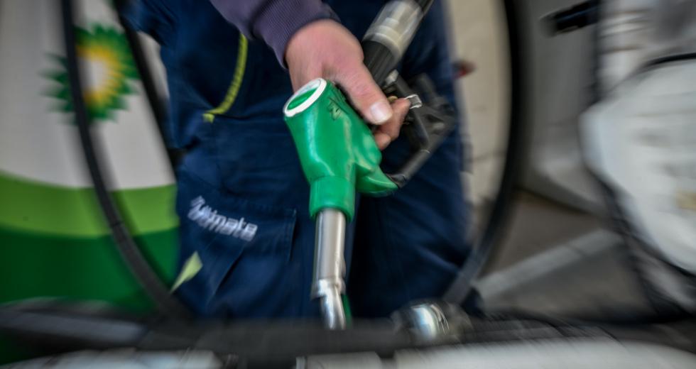 Πήρε «φωτιά» η βενζίνη: Εκτός ελέγχου οι τιμές στα καύσιμα