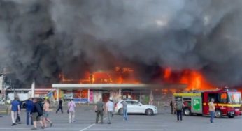 Ρωσική πυραυλική επίθεση σε εμπορικό κέντρο στην πόλη Κρεμεντσούκ στην κεντρική Ουκρανία