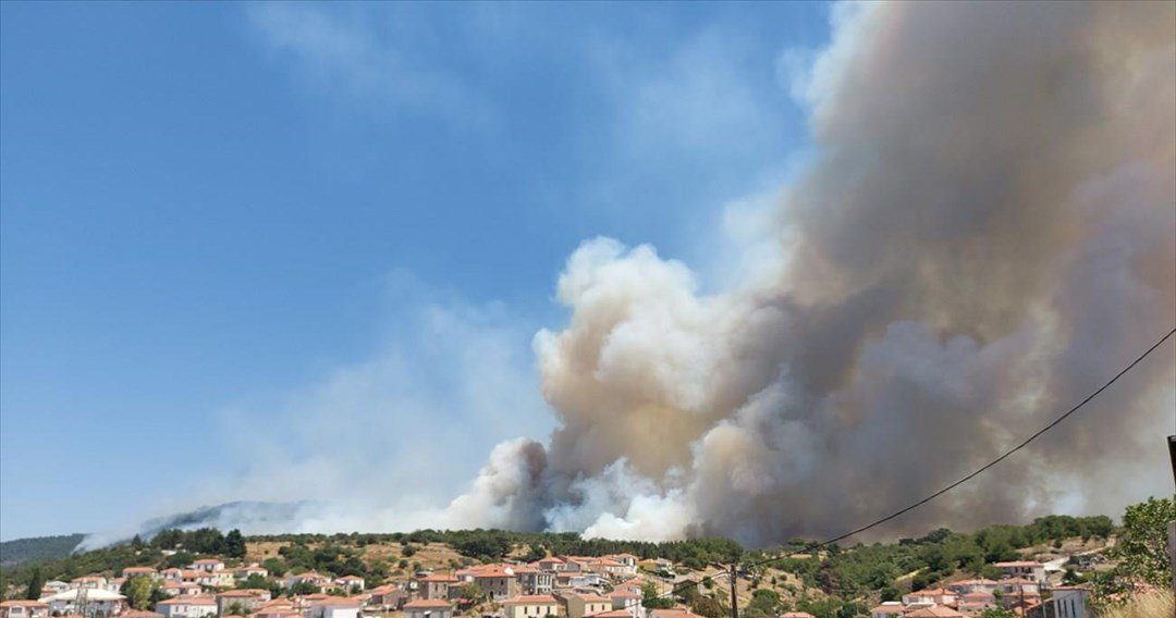 Λέσβος-πυρκαγιά: Προληπτική εκκένωση της Βρίσας μέσω 112