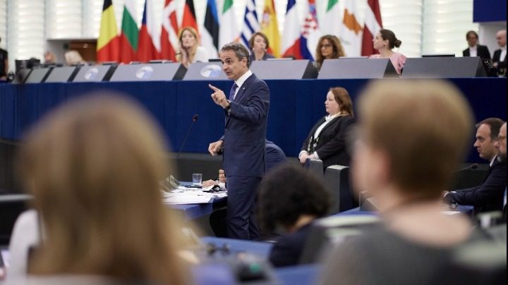 «Επίθεση» Ευρωβουλευτών στον Μητσοτάκη για χειραγώγηση των ΜΜΕ στην Ελλάδα, απάντησε με πρωτοσέλιδα της «Αυγής» και της «Δημοκρατίας»