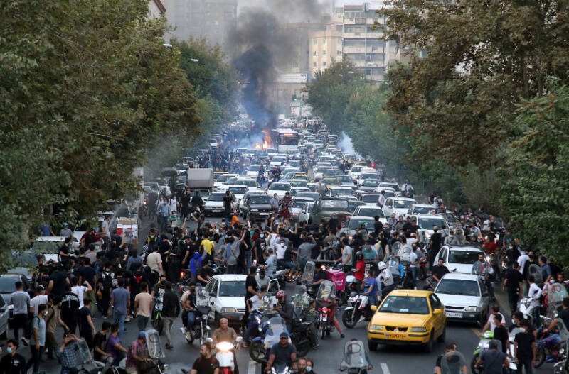 Ιράν: Περισσότεροι από 30 νεκροί στις διαδηλώσεις (vids)