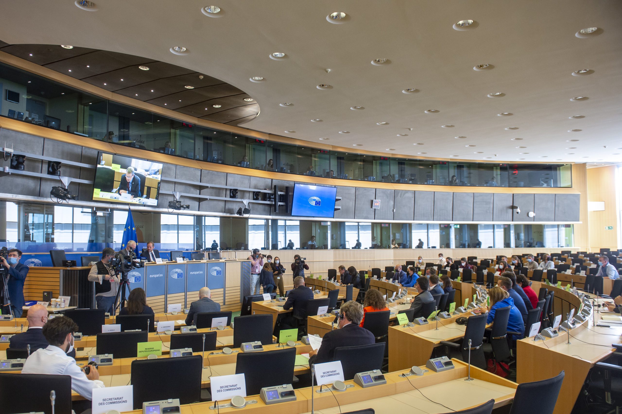 Παρακολουθήσεις: Έλληνες αξιωματούχοι και δημοσιογράφοι στο Ευρωπαϊκό Κοινοβούλιο (Live μετάδοση της συνεδρίασης)
