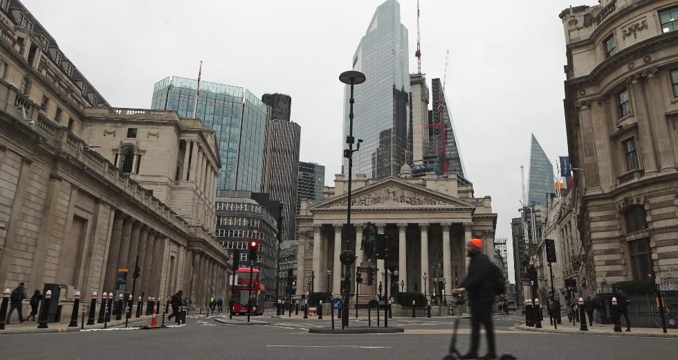 Παρέμβαση της Τράπεζας της Αγγλίας με μαζική αγορά κρατικού χρέους