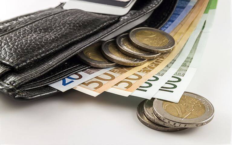 wallet-money-euro.jpg